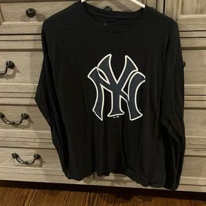 Men’s NY Yankees black long sleeve tshirt XL